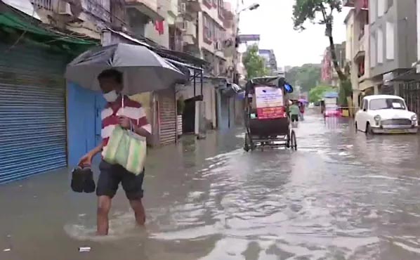 West Bengal – Kolkata, Adjoining Areas Witness Heavy Rain