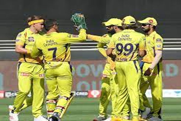 चेन्नई सुपर किंग्स ने रॉयल चैलेंजर्स बैंगलोर को 8 रनों से हराया