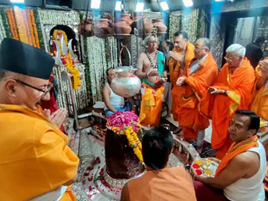 नेपाल के प्रधानमंत्री ने महाकाल मंदिर में पूजा अर्चना की, महाकाल लोक को देखा