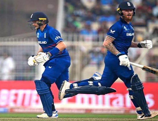 पाकिस्तान वर्ल्ड कप से बाहर:आखिरी मैच में इंग्लैंड ने 93 रन से हराया