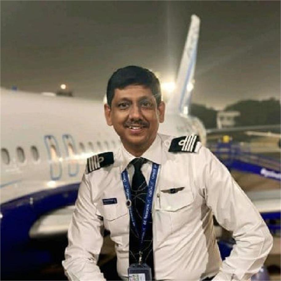 अयोध्या के लिये पहला यात्री विमान लेकर आने वाले पायलट के परिजनों ने कहा, गर्व का क्षण