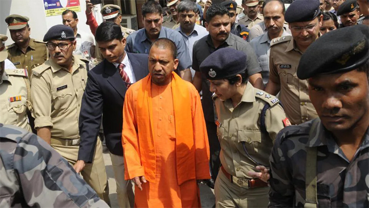 CM Yogi in Ayodhya: 24 घंटे में दूसरी बार अयोध्या पहुंचे CM योगी, किया हवाई सर्वे