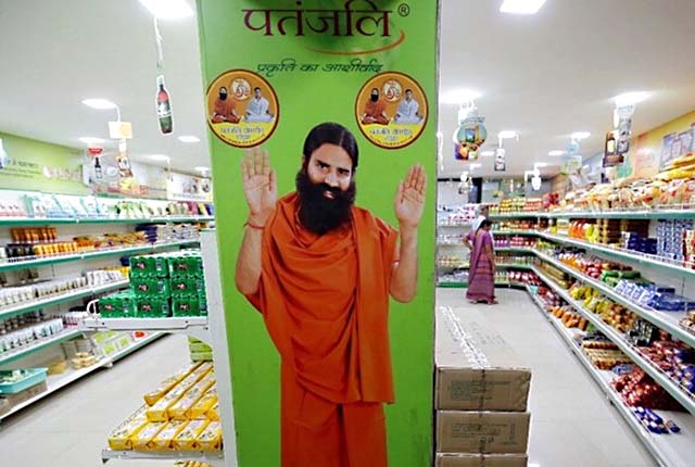रामदेव की पतंजलि दे रही है देश को धोखा – विज्ञापनों पर लगाई रोक , सुप्रीम कोर्ट ने पतंजलि आयुर्वेद को दी चेतावनी