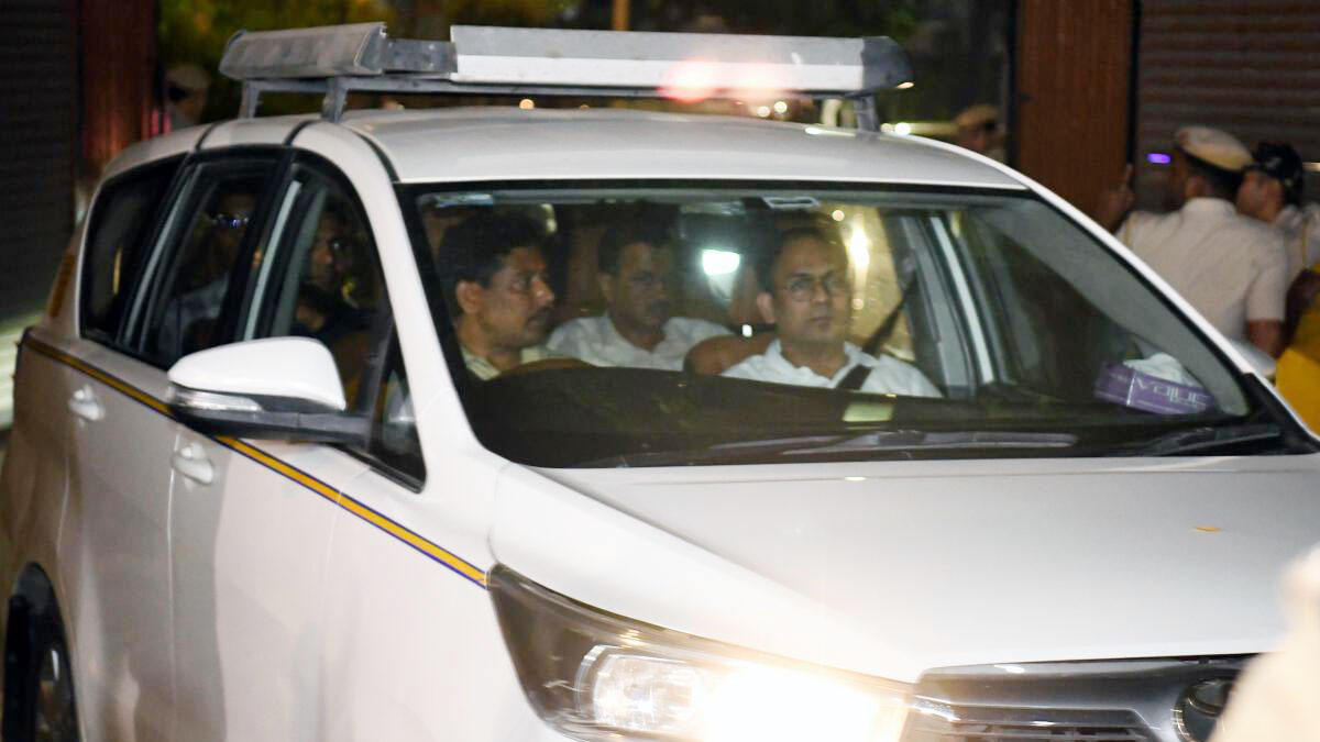arvind kejriwal arrest : दिल्ली शराब घोटाले में ED का बड़ा एक्शन, दिल्ली CM केजरीवाल गिरफ्तार