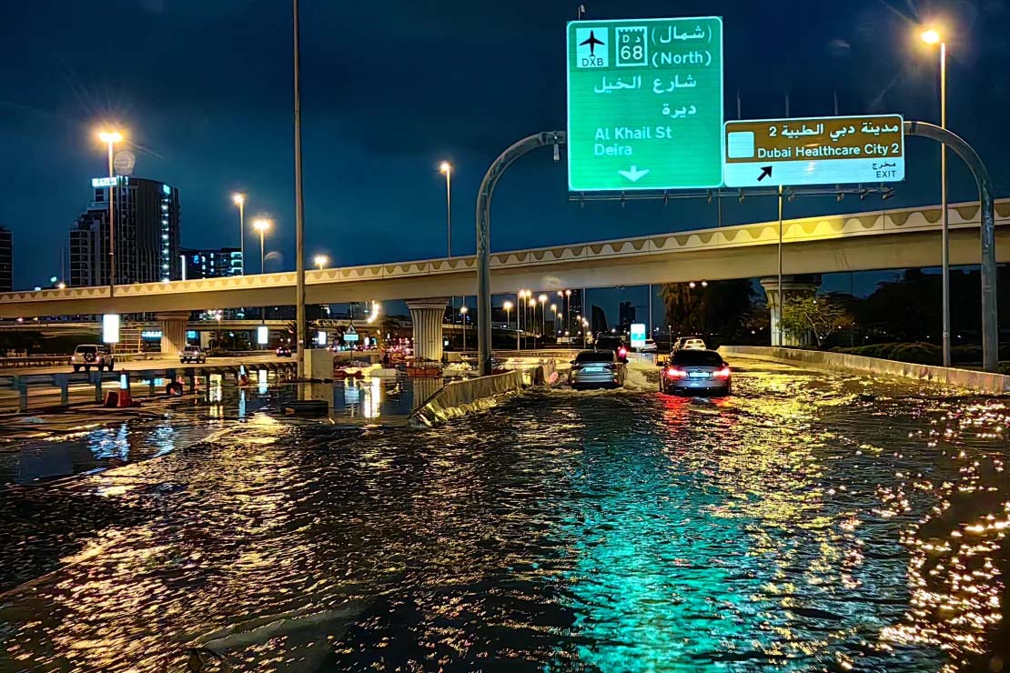 Dubai rain : Dubai Under Water, Metro Station Submerged, Cars Abandoned On Road