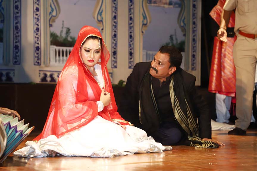 Indore : सशक्तिकरण पर आधारित रंगमंच मंच आर्ट ऑफ़ ड्रामा – हारी नहीं हूं मैं