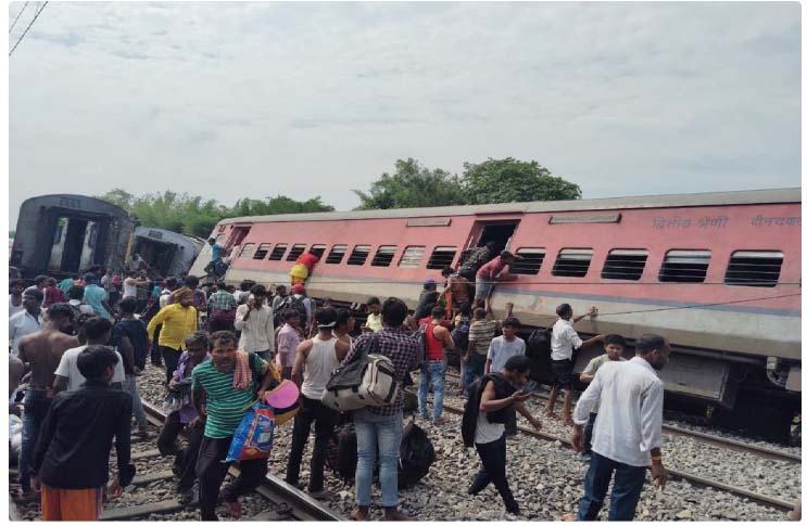 गोंडा में रेल दुर्घटना के बाद कई ट्रेनें रद्द और मार्ग बदले, जानिए क्या हैं डायवर्ट की गई ट्रेनों के लिए नए