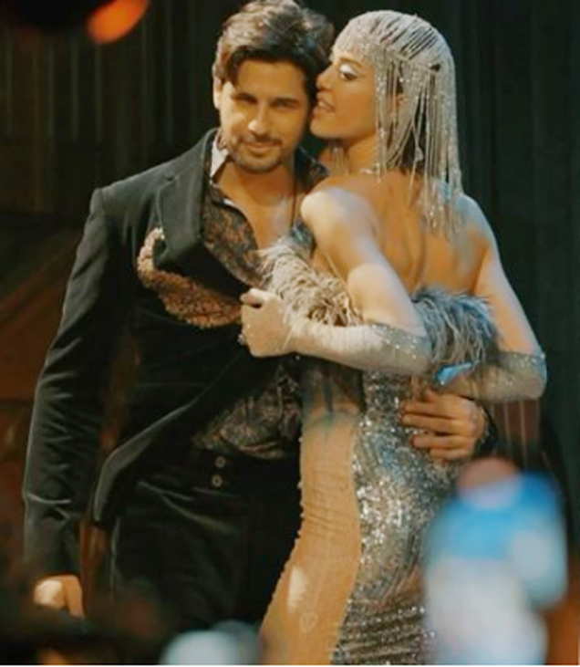 Video of Alicia Kaur Flirting With Sidharth Malhotra on the Ramp at Shantnu & Nikhil’s Delhi Show Goes Viral, Supermodel Says ‘Sorry’ to Kiara Advani