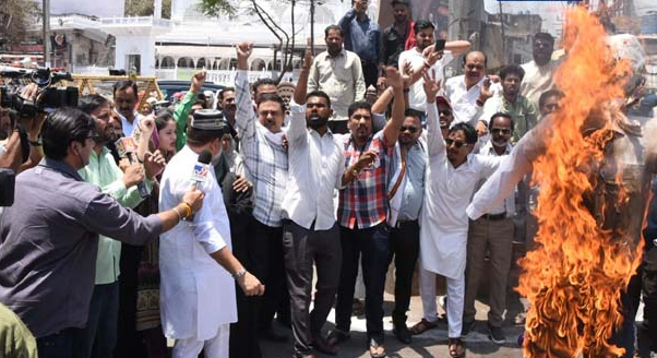 पहलगाम में हुए आतंकी हमले को लेकर देश सहित राजधानी में भी आक्रोश