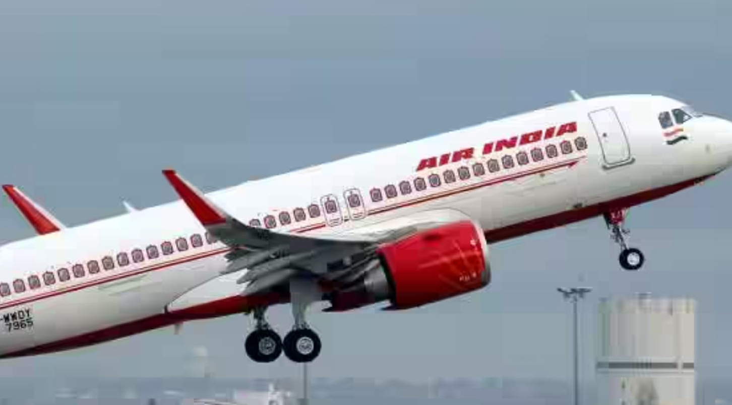 फुकेत से दिल्ली आ रहे एयर इंडिया के विमान में बम की धमकी