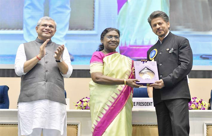 71वें नेशनल अवॉर्ड्स में शाहरुख खान को फिल्म जवान और विक्रांत मैसी को 12वीं फेल के लिए संयुक्त रूप से बेस्ट एक्टर का अवॉर्ड