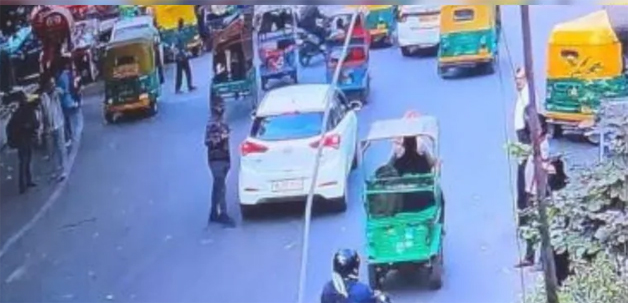 Delhi Car Blast : लाल किला के पास i20 कार में विस्फोट, पुलिस ने गाड़ी के मालिक सलमान को हिरासत में लिया