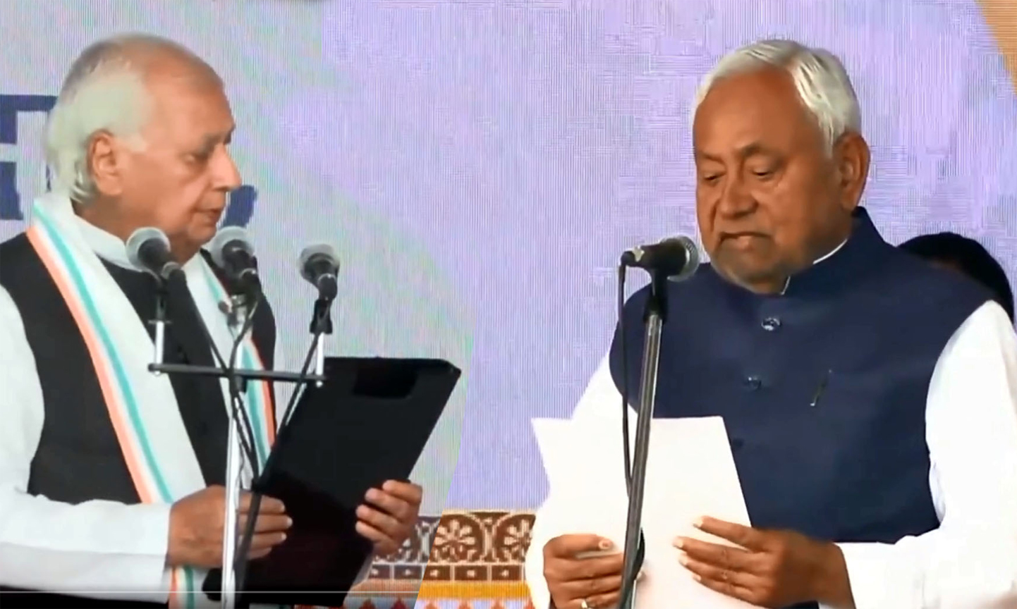 ‘गांधी के आंगन’ में नीतीश कुमार ने ली शपथ, 10वीं बार कहा- मैं नीतीश कुमार…