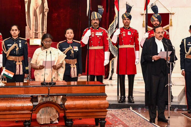 देश के 53वें सीजेआई बने जस्टिस सूर्यकांत