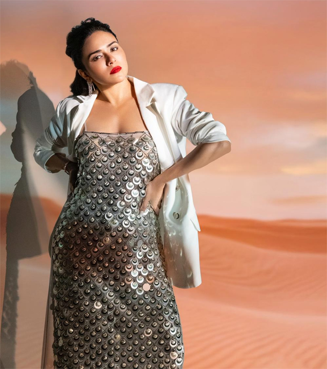 Actress Amruta Khanvilkar to Appear on Stage for the First Time! Amruta Khanvilkar’s Theatre Debut!