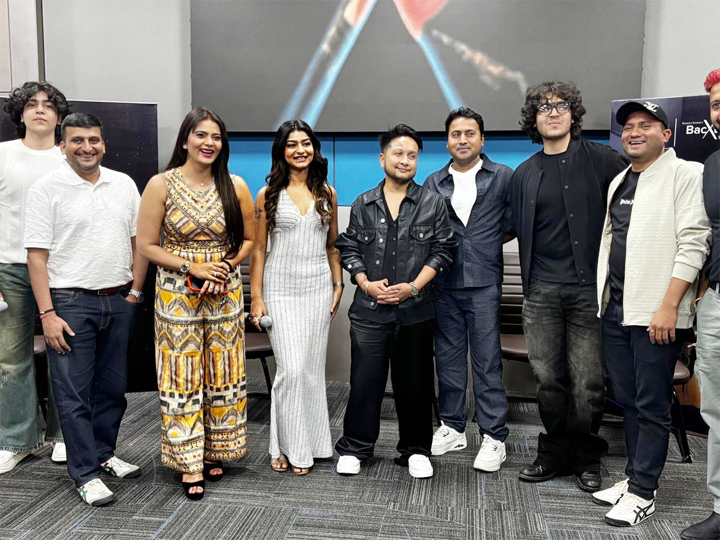 पवनदीप राजन और प्रियांशी श्रीवास्तव की नई जोड़ी ने जमाया रंग—देसी तड़का म्यूज़िक का “करिया हाँ” रिलीज़