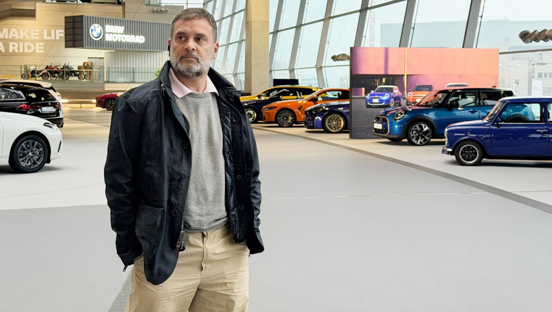 बीएमडब्ल्यू कारखाने पहुंचे राहुल गांधी बोले……….देश में विनिर्माण क्षेत्र को बढ़ना चाहिए