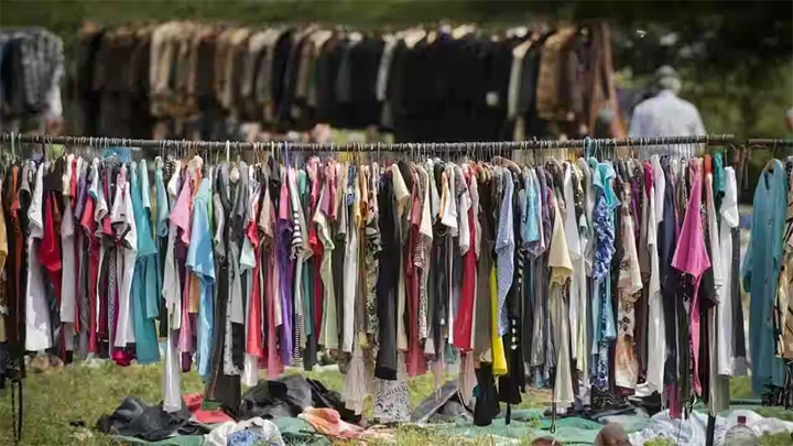 विदेशों से आयातित पुराने कपड़ों का फैलता कारोबार और स्वदेशी वस्त्र उद्योग पर छाया संकट