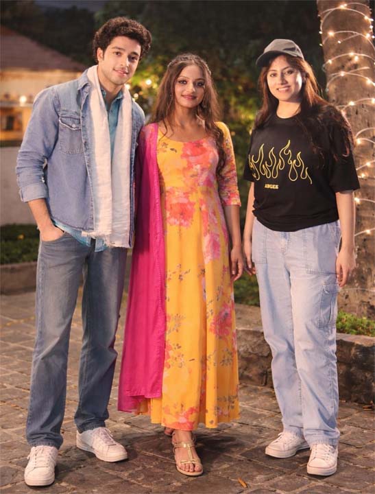 Her innocence had to shine through : Rhythm Sanadhya on directing viral Kumbh girl Monalisa