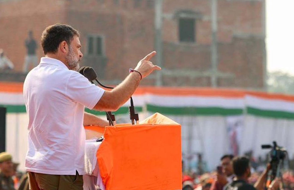 पीएम मोदी पावर को केंद्रित रखना और गरीबों को भूखे मरते देखना चाहते हैं